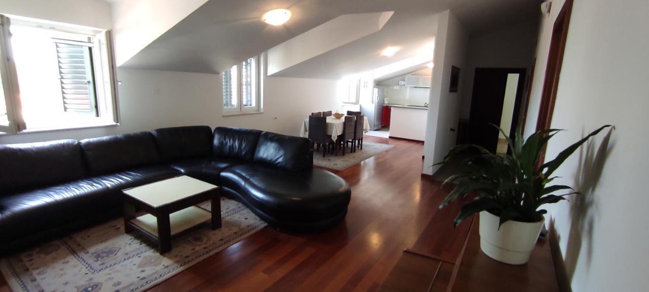 Luxury City Centre Apartment With Stunning View Omis Exterior photo