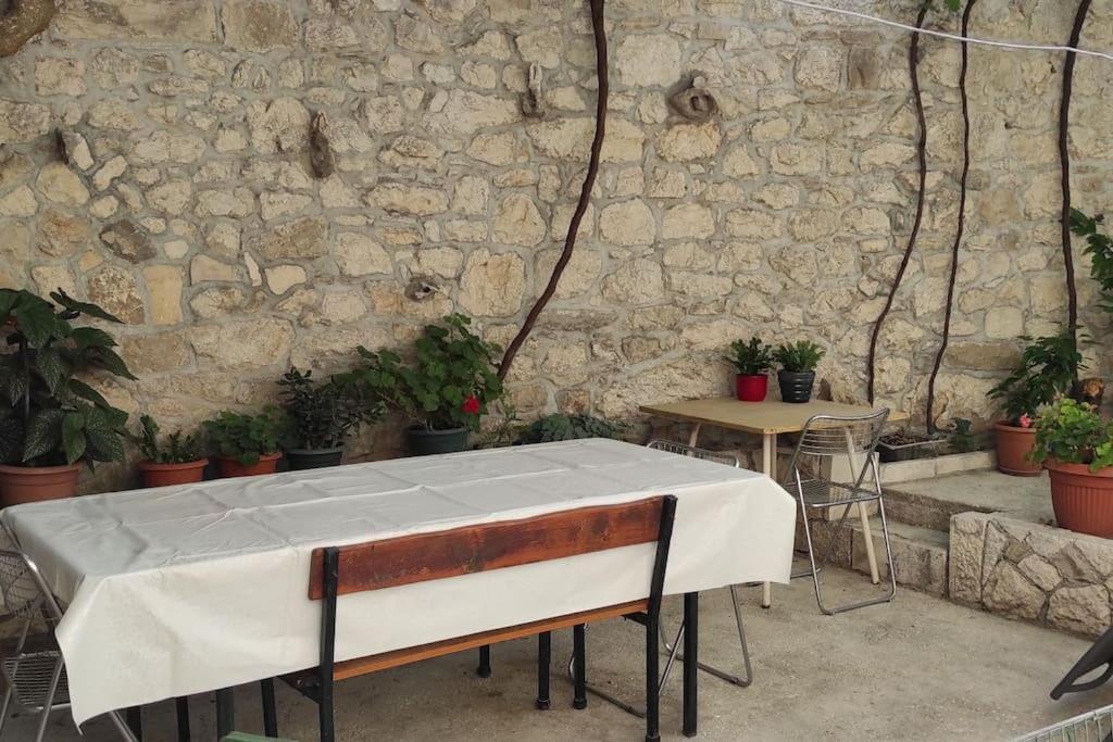 Luxury City Centre Apartment With Stunning View Omis Exterior photo