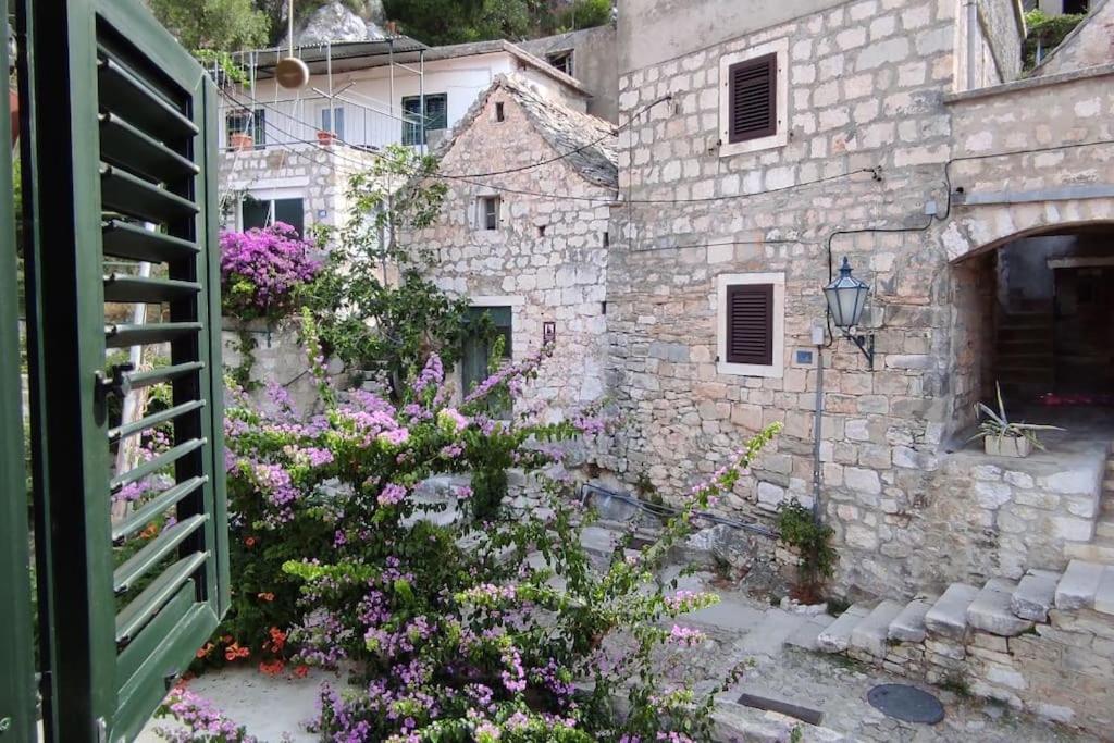 Luxury City Centre Apartment With Stunning View Omis Exterior photo